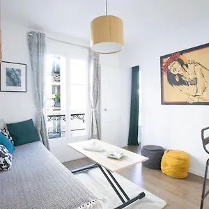Appartamento Charming 1 Bedroom Marais Hideaway - Fb17a, Parigi